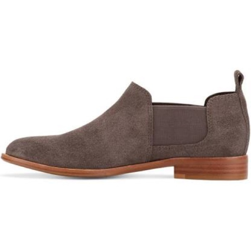 **LowTop Chelsea Boots**